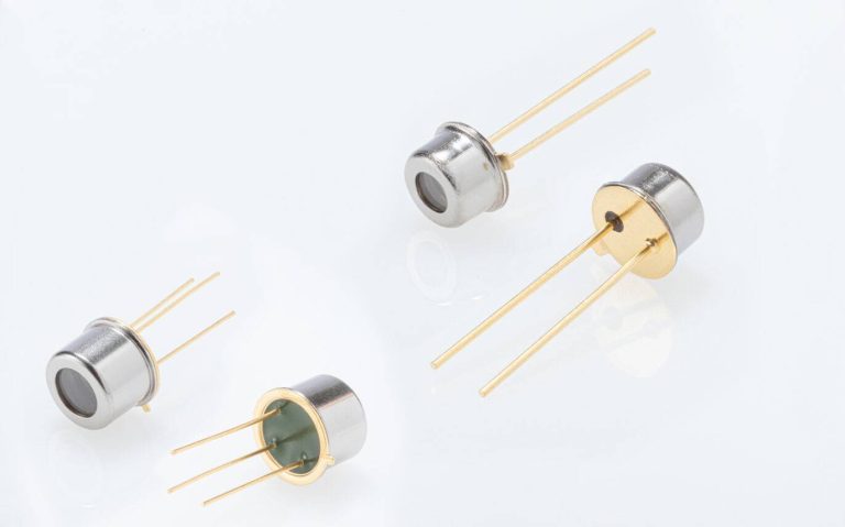 The Relationship Between Amplified Photodetectors and InGaAs Photodiodes